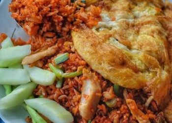 Mengobati Rindu Kuliner Kampung Halaman: Berburu Nasi Goreng Merah Khas Surabaya di Ibu Kota