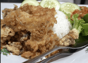 Dadar Jangkang: Kuliner Pesisir Yang Menolak Punah